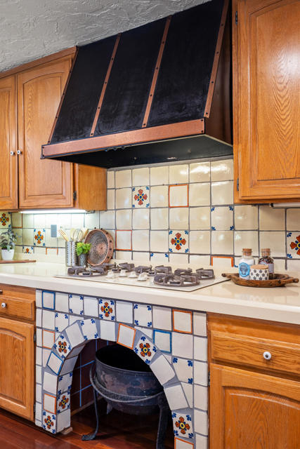 5324 Felice Place, Woodland Hills CA: https://media.crmls.org/mediaz/a77865e1-76cc-4284-ac58-9d96caa9c023.jpg