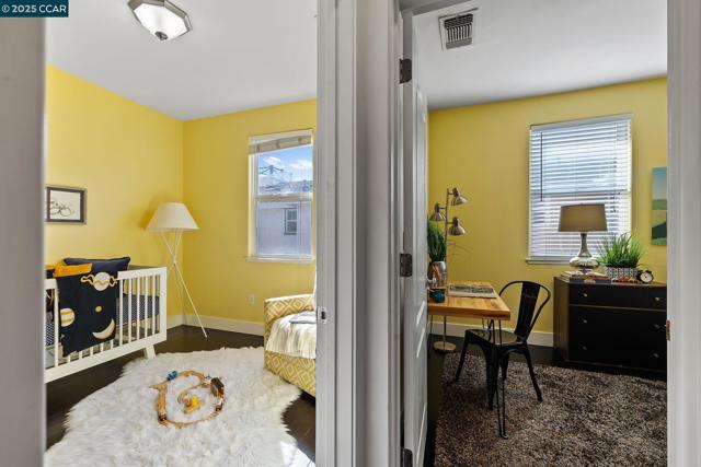 239 Marina Village Rd, Benicia CA: https://media.crmls.org/mediaz/a7792a45-8faf-4a94-b02a-0b6913307685.jpg