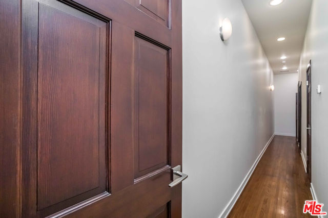 6656 Colgate Avenue, Los Angeles CA: https://media.crmls.org/mediaz/a7795706-9982-430f-a428-1a99259dbc52.jpg