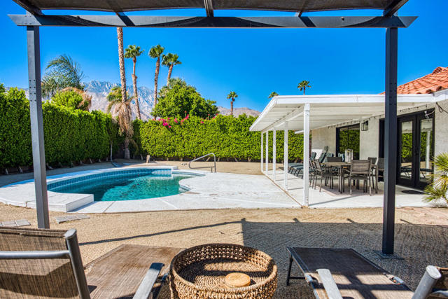 1489 E Francis Drive, Palm Springs CA: https://media.crmls.org/mediaz/a77a53fc-7edc-4db0-ae3d-59816a84749c.jpg