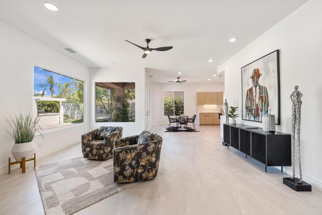 7 King Edward Court, Rancho Mirage CA: https://media.crmls.org/mediaz/a77ab9b6-9df0-4476-8a96-043455e71595.jpg