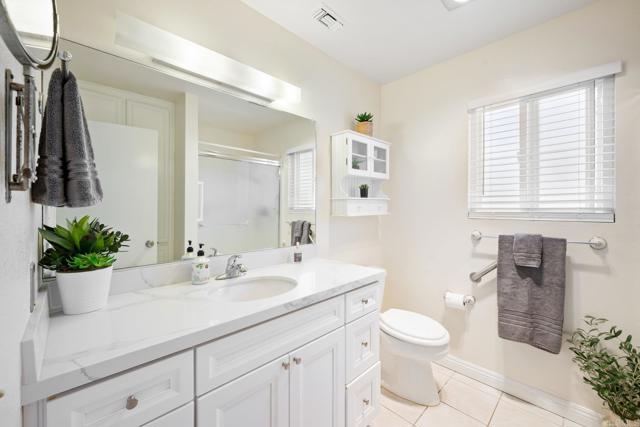 Detail Gallery Image 11 of 33 For 3820 Rosemary Way, Oceanside,  CA 92057 - 2 Beds | 2 Baths