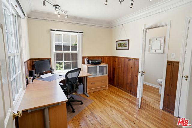 1816 Rosita Drive, Glendale CA: https://media.crmls.org/mediaz/a77baae1-2ccd-4799-b70a-2ec6a6e270de.jpg