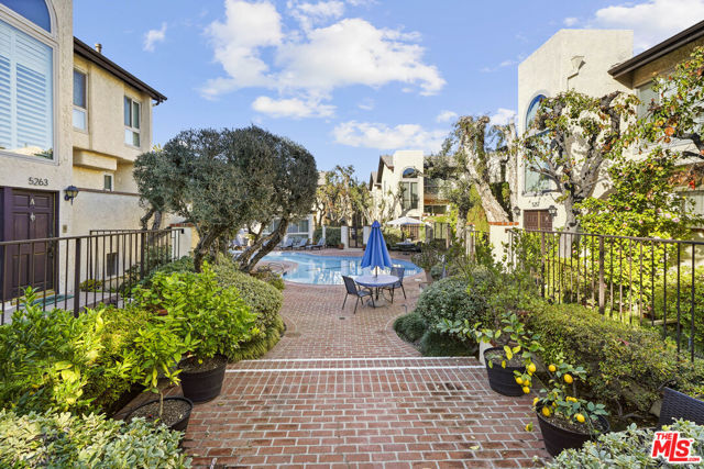 5245 Coldwater Canyon Avenue, Sherman Oaks CA: https://media.crmls.org/mediaz/a77c31c2-699d-4050-8160-2e1838c3d0f6.jpg