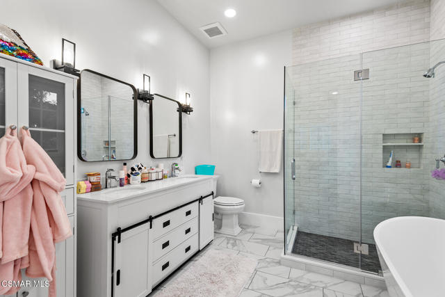 28845 Countryside Drive, Agoura Hills CA: https://media.crmls.org/mediaz/a77d40e4-0033-4345-9d5d-291472bab3c8.jpg