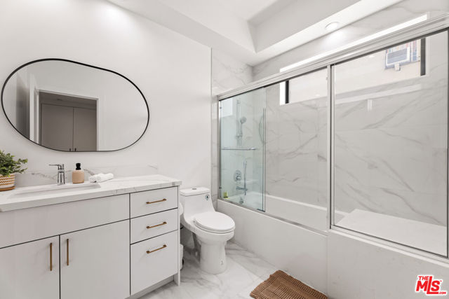 5118 Laurel Canyon Boulevard, Valley Village CA: https://media.crmls.org/mediaz/a77d4861-bec2-459a-b38b-2b7b506bb314.jpg