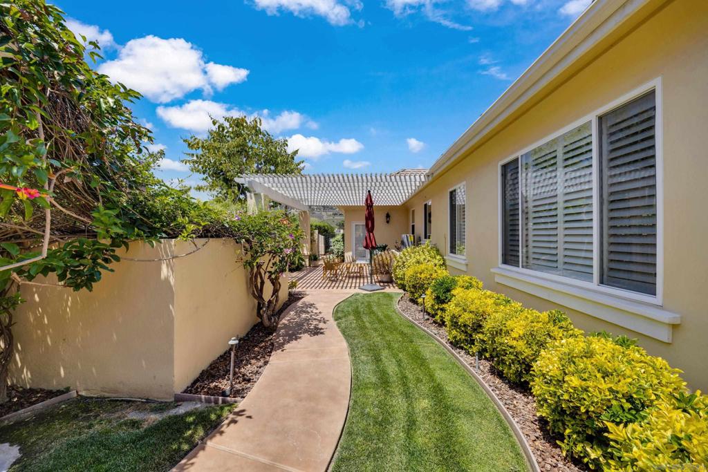 MLS #250027889SD image #27