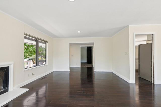 26 Ardor Drive, Orinda CA: https://media.crmls.org/mediaz/a77f0fcb-04f6-4944-90f1-4f13f0b5a225.jpg