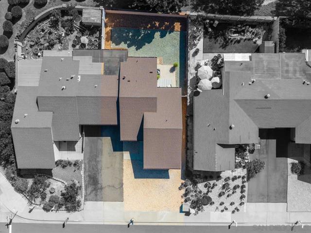 4617 Westridge Dr, Oceanside CA: https://media.crmls.org/mediaz/a77f13c2-acd5-4125-ba74-702d767b0370.jpg