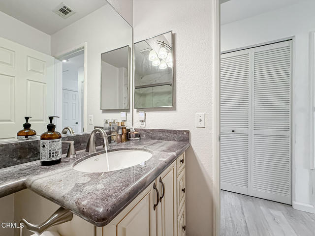 5965 Paseo Encantada, Camarillo CA: https://media.crmls.org/mediaz/a77fa584-2feb-4533-add9-d7148fee0dd7.jpg