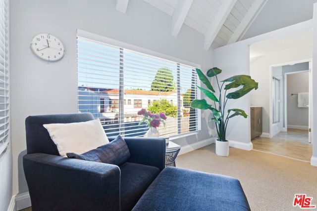 1013 16th Street, Santa Monica CA: https://media.crmls.org/mediaz/a77feaa1-ab6e-4827-b4d7-cc375cb5a006.jpg