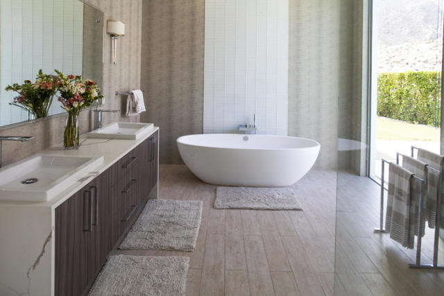 1147 Los Robles Drive, Palm Springs CA: https://media.crmls.org/mediaz/a77ffc64-6b48-4a97-9442-87ddbc96d269.jpg