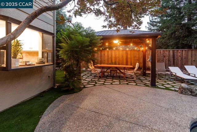 311 Valley High Dr, Pleasant Hill CA: https://media.crmls.org/mediaz/a78133bc-b7de-46d4-8061-a309fb454a7f.jpg