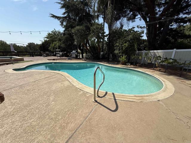 2894 Scenic View Road, Alpine CA: https://media.crmls.org/mediaz/a78355a5-6ae2-4738-9497-764a5cc62f01.jpg