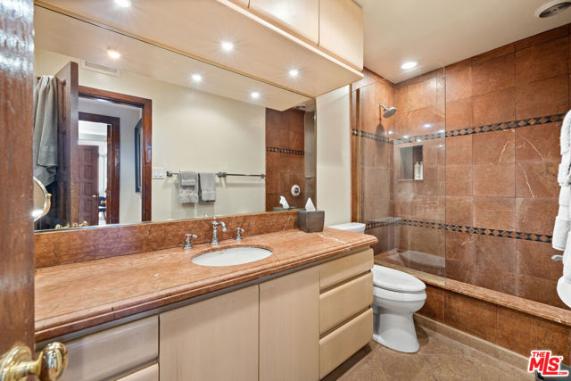 8787 Shoreham Drive, West Hollywood CA: https://media.crmls.org/mediaz/a7848bc2-e922-4c0a-ae28-a72d3ae0a749.jpg