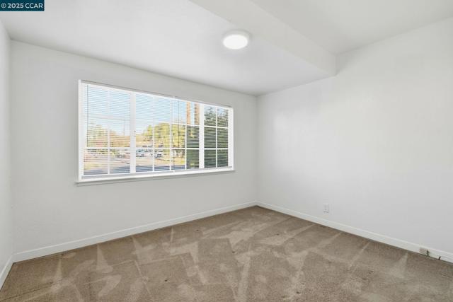 1035 Orange st, Concord CA: https://media.crmls.org/mediaz/a7858efa-9896-4c8f-8a22-821b0b76e14d.jpg