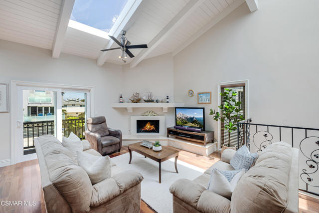 108 Pasadena Avenue, Oxnard CA: https://media.crmls.org/mediaz/a78663c2-0b68-44cb-9732-ef41b4d3c63f.jpg