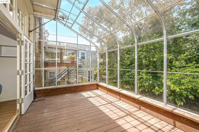 2654 Bush St, San Francisco CA: https://media.crmls.org/mediaz/a78690a9-305e-41db-a7fa-b8f986075c05.jpg