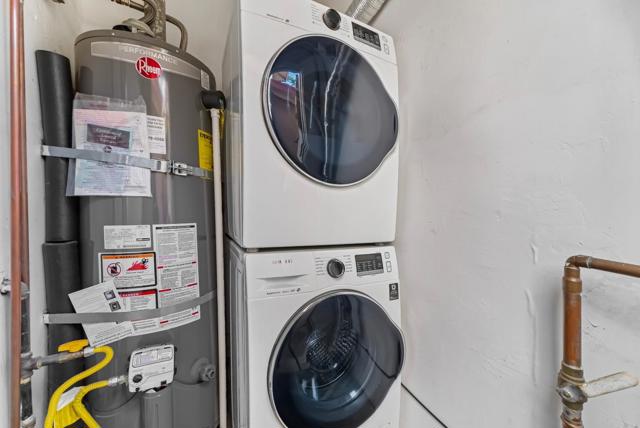 220 Red Oak Drive, Sunnyvale CA: https://media.crmls.org/mediaz/a7873398-8106-49d7-84d0-65c791c1025f.jpg