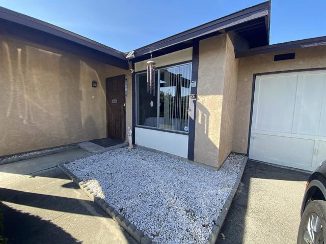 4734 Rim Rock Road, Oceanside CA: https://media.crmls.org/mediaz/a787416d-4943-4d1d-a77b-ebcbcb4fd3b5.jpg