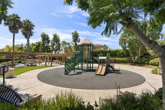 3619 N Fork Ave, Carlsbad CA: https://media.crmls.org/mediaz/a7877a7a-4c45-4344-9f2b-45f85d2de5b7.jpg