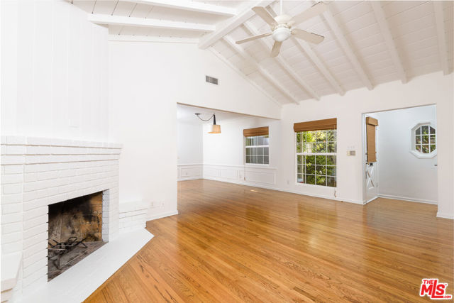 11425 Burnham Street, Los Angeles CA: https://media.crmls.org/mediaz/a7880e78-706f-435d-8f81-46789348fc95.jpg