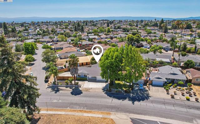 39681 Sundale Dr, Fremont CA: https://media.crmls.org/mediaz/a78895c3-3e61-4c81-b776-e625caa59581.jpg