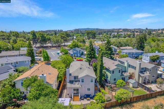 123 Williamson Ct, Martinez CA: https://media.crmls.org/mediaz/a78915fa-3e04-45a5-bde2-a35b06c7c21d.jpg