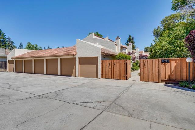 620 Willowgate Street, Mountain View CA: https://media.crmls.org/mediaz/a7893c3b-3be6-4f5d-85f7-34c587269fc5.jpg