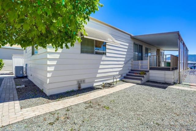 650 S Rancho Santa Fe RD 44, San Marcos CA: https://media.crmls.org/mediaz/a7893d13-0b93-45fd-8b8c-c46dcbeb8066.jpg