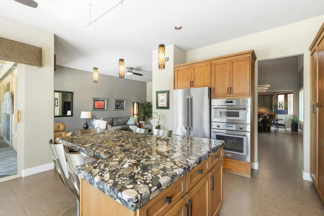 187 Kavenish Drive, Rancho Mirage CA: https://media.crmls.org/mediaz/a7899ff1-668b-471a-81a2-3f6415de867b.jpg