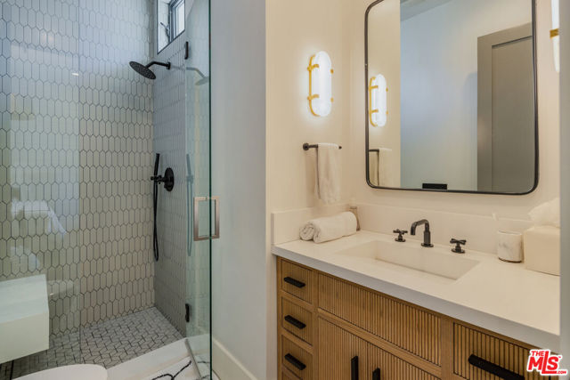 521 N Formosa Avenue, Los Angeles CA: https://media.crmls.org/mediaz/a78a03aa-91dc-40bf-bcbe-c992352c48d7.jpg