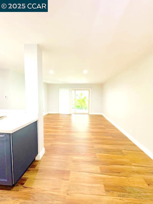 1305 Webster St, Alameda CA: https://media.crmls.org/mediaz/a78a07d1-5776-4494-949d-5b9c6fbd3a07.jpg