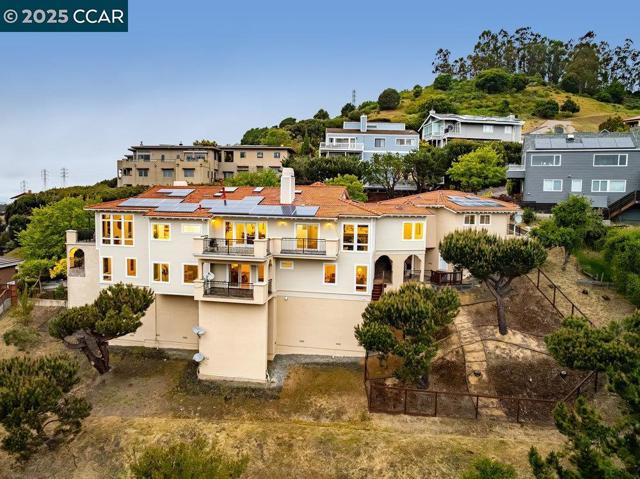 6585 Swainland Rd, Oakland CA: https://media.crmls.org/mediaz/a78ab913-6877-4d4a-a785-77faf4bfa458.jpg