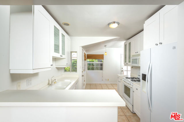 11425 Burnham Street, Los Angeles CA: https://media.crmls.org/mediaz/a78b1e69-32fc-482a-a404-cdab9be0789f.jpg