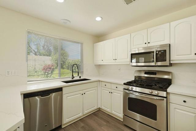 3157 Autumn Chase Circle, Stockton CA: https://media.crmls.org/mediaz/a78b302a-f5e9-4823-81e8-c6b1602016b6.jpg