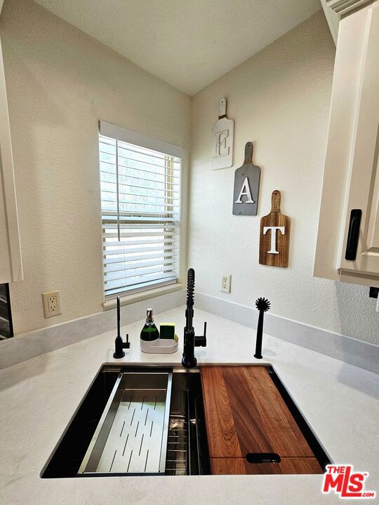 3838 Indian Cove Road,  CA: https://media.crmls.org/mediaz/a78b3524-e824-457a-95f2-d77a4cb15616.jpg