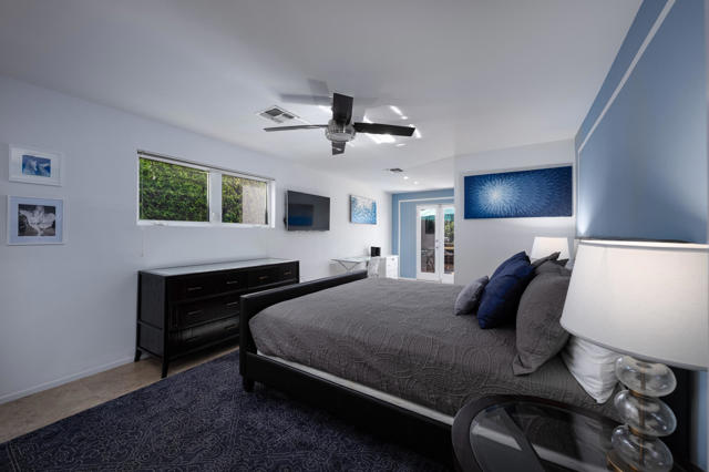 590 N Plaza Amigo, Palm Springs, CA 92262