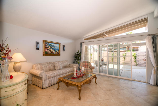 74042 Catalina Way, Palm Desert CA: https://media.crmls.org/mediaz/a78b96b7-e8fa-47dd-bb78-13e62f29ffcc.jpg