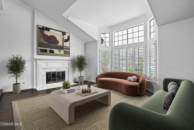 1142 Earlham Court, Oak Park CA: https://media.crmls.org/mediaz/a78bad66-1066-42a5-8144-55a283cafeb0.jpg