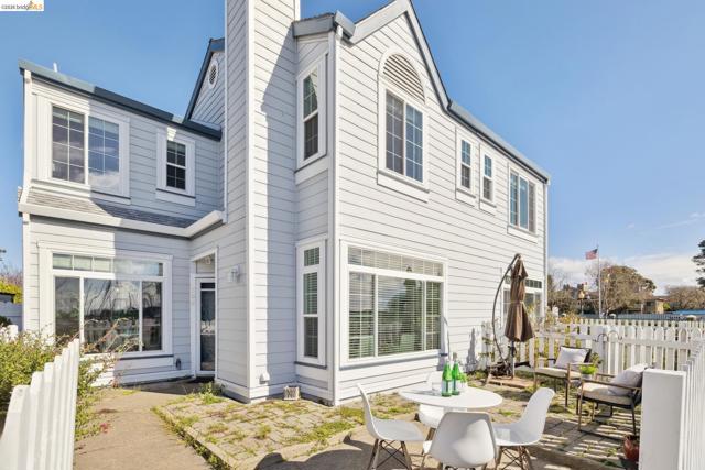 Image 2 of 55 For 306 Commodore Dr