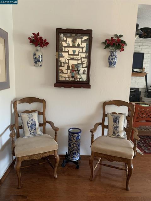 1766 Crescent Dr, Walnut Creek CA: https://media.crmls.org/mediaz/a78c4210-6120-40a7-a50a-7b0bab383da2.jpg