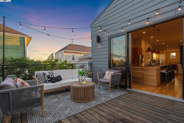 730 HENRY STREET, Oakland CA: https://media.crmls.org/mediaz/a78ca00c-32fc-4a6d-9e4f-8adc9073dca2.jpg
