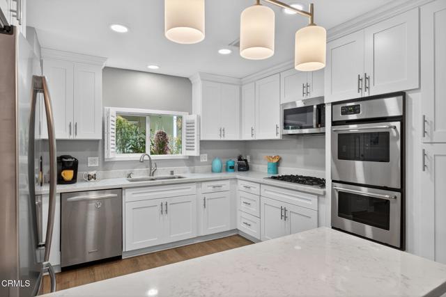 176 Chaucer Lane, Ventura CA: https://media.crmls.org/mediaz/a78df685-03db-4506-b2d7-627516f5b9b5.jpg