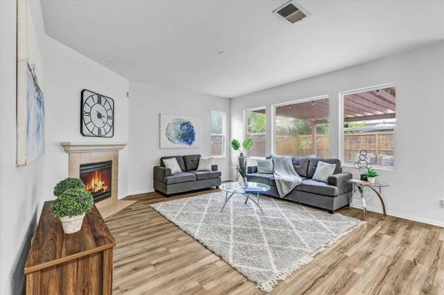 Detail Gallery Image 7 of 41 For 1717 Webber Way, Chula Vista,  CA 91913 - 6 Beds | 4 Baths