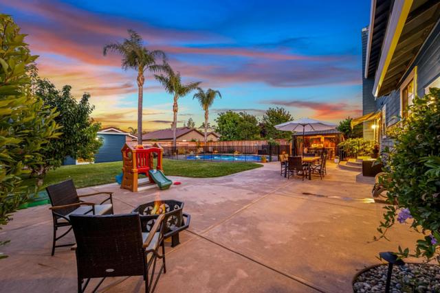 1851 Severinsen Street, Hollister CA: https://media.crmls.org/mediaz/a78e28b0-2f9d-47cf-96e9-46fe552638e7.jpg