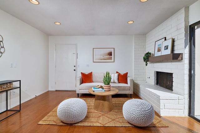 Detail Gallery Image 3 of 23 For 1234 Caminito Septimo, Cardiff By The Sea,  CA 92007 - 2 Beds | 2 Baths