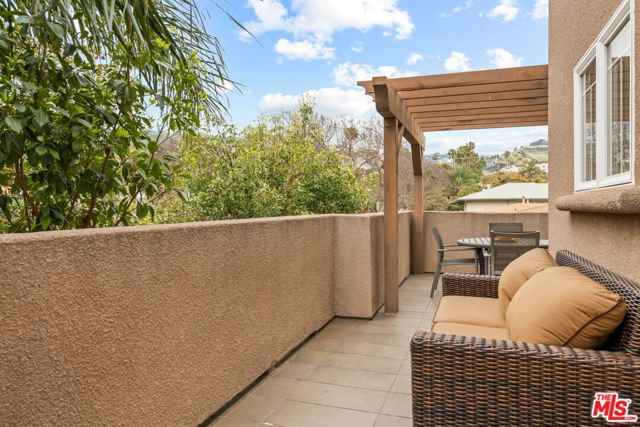 1248 Laurel Avenue, West Hollywood, California 90046, 3 Bedrooms Bedrooms, ,2 BathroomsBathrooms,Condominium,For Sale,Laurel,24395181