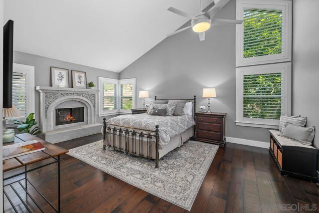 12516 Rougemont Pl, San Diego CA: https://media.crmls.org/mediaz/a78f6243-461f-4a9b-a637-e939ede720a7.jpg
