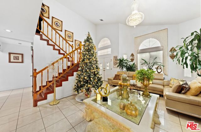 1747 N Avenue 46, Los Angeles CA: https://media.crmls.org/mediaz/a78fcfcf-b6bf-4ab3-9a4d-ff72f05fba6a.jpg
